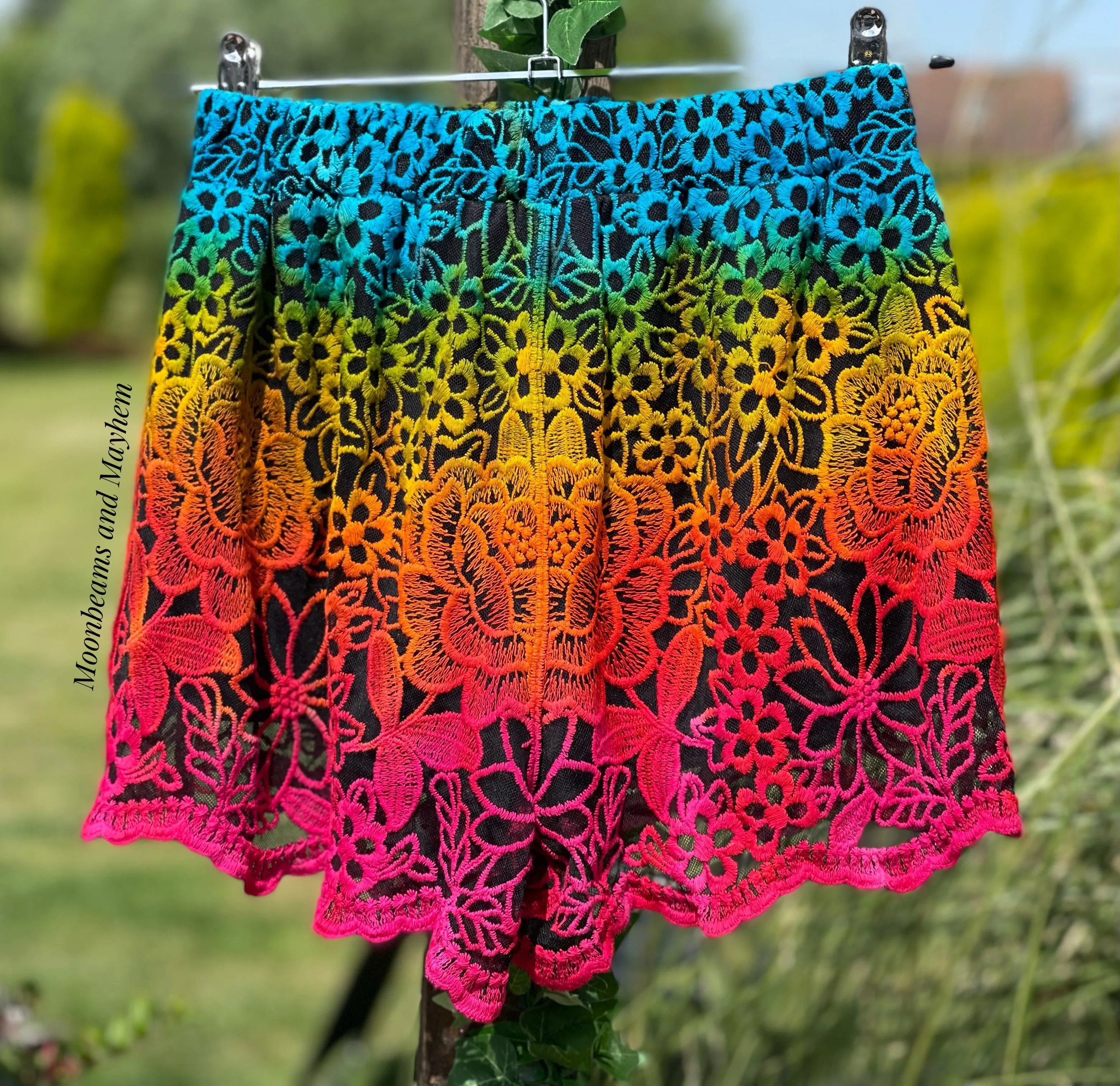 DELICIOUS MABEL LACE SHORTS SIZE S / M