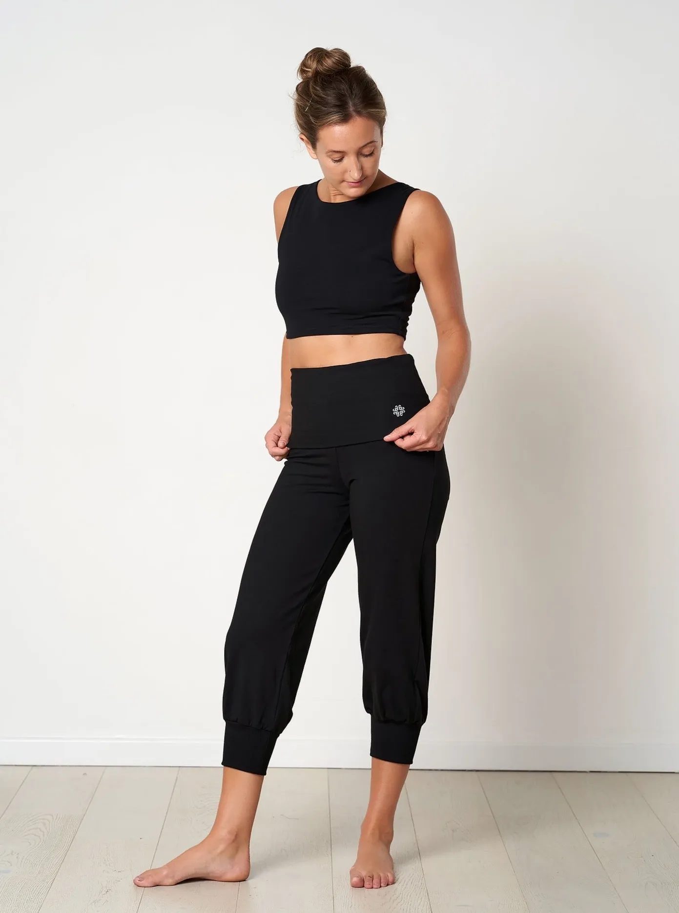 Gossypium Aspire Cropped Harem Pants - Black