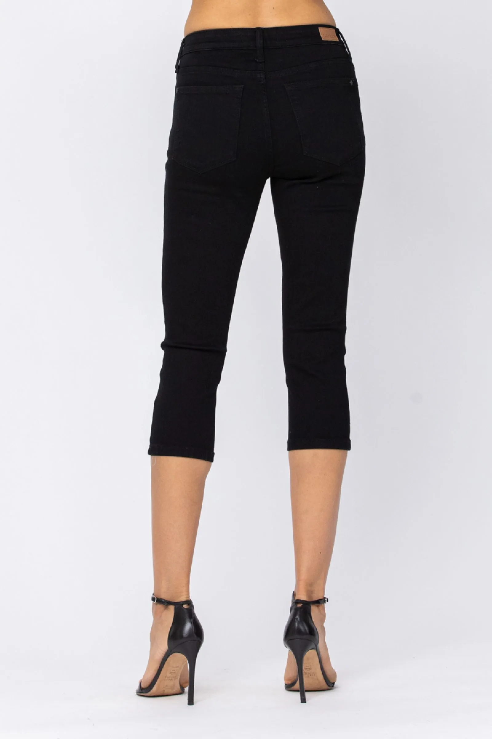 Judy Blue Jean Black Skinny Capri