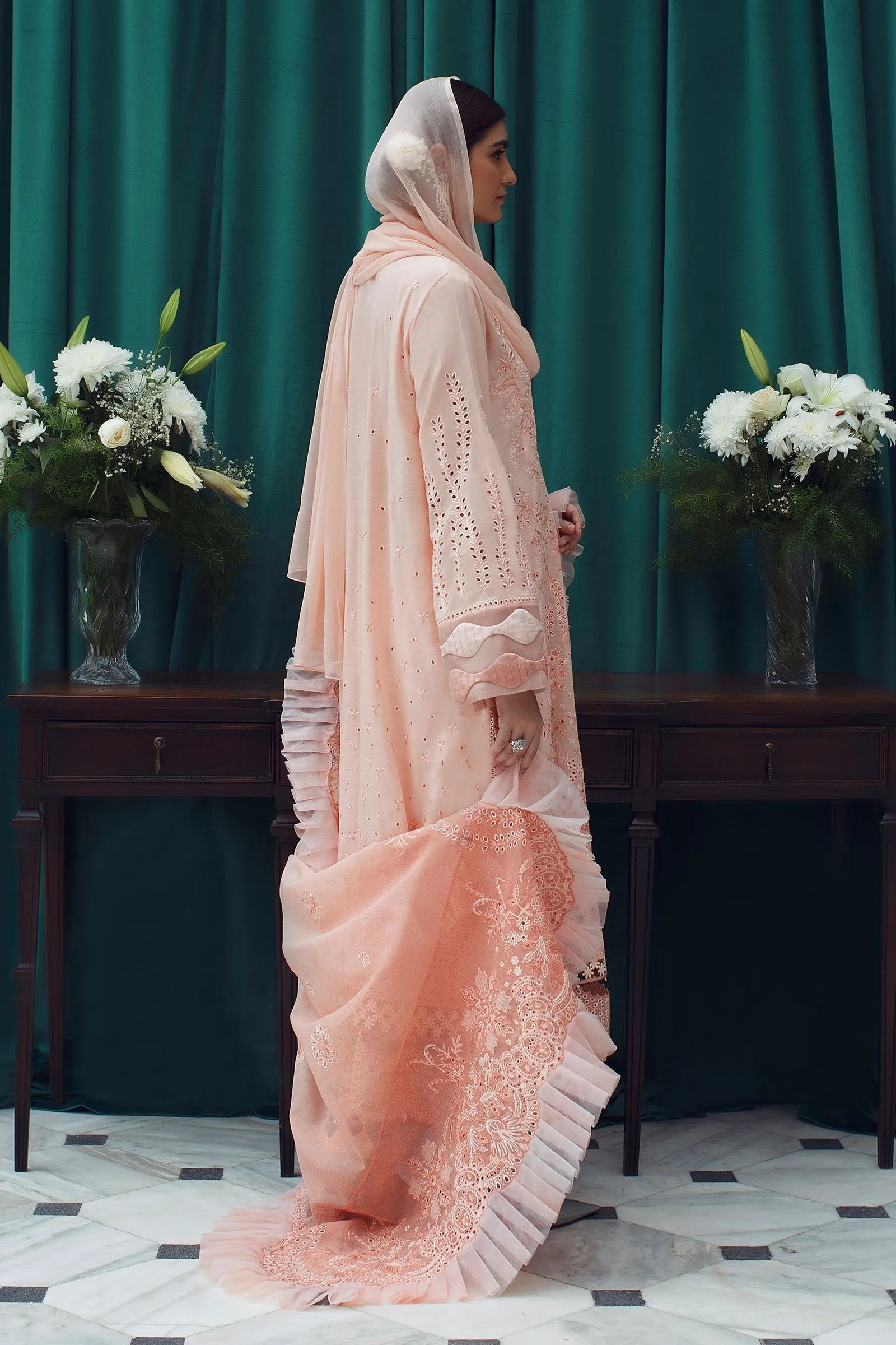 Élan Shalimar Luxury Lawn Collection – EF21-02 (AAILA)