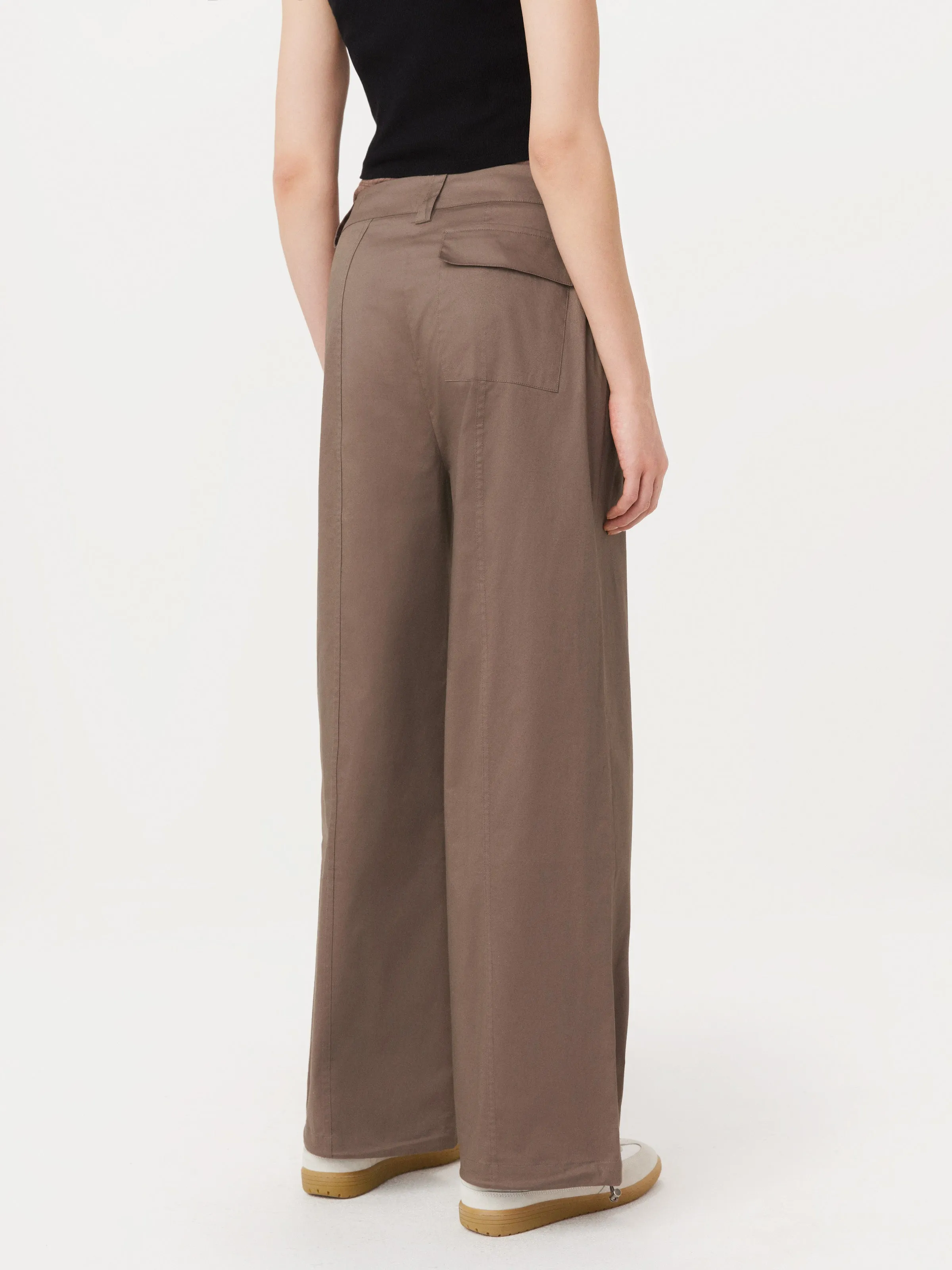 The Emma Parachute Wide Leg Pant in Dark Clay